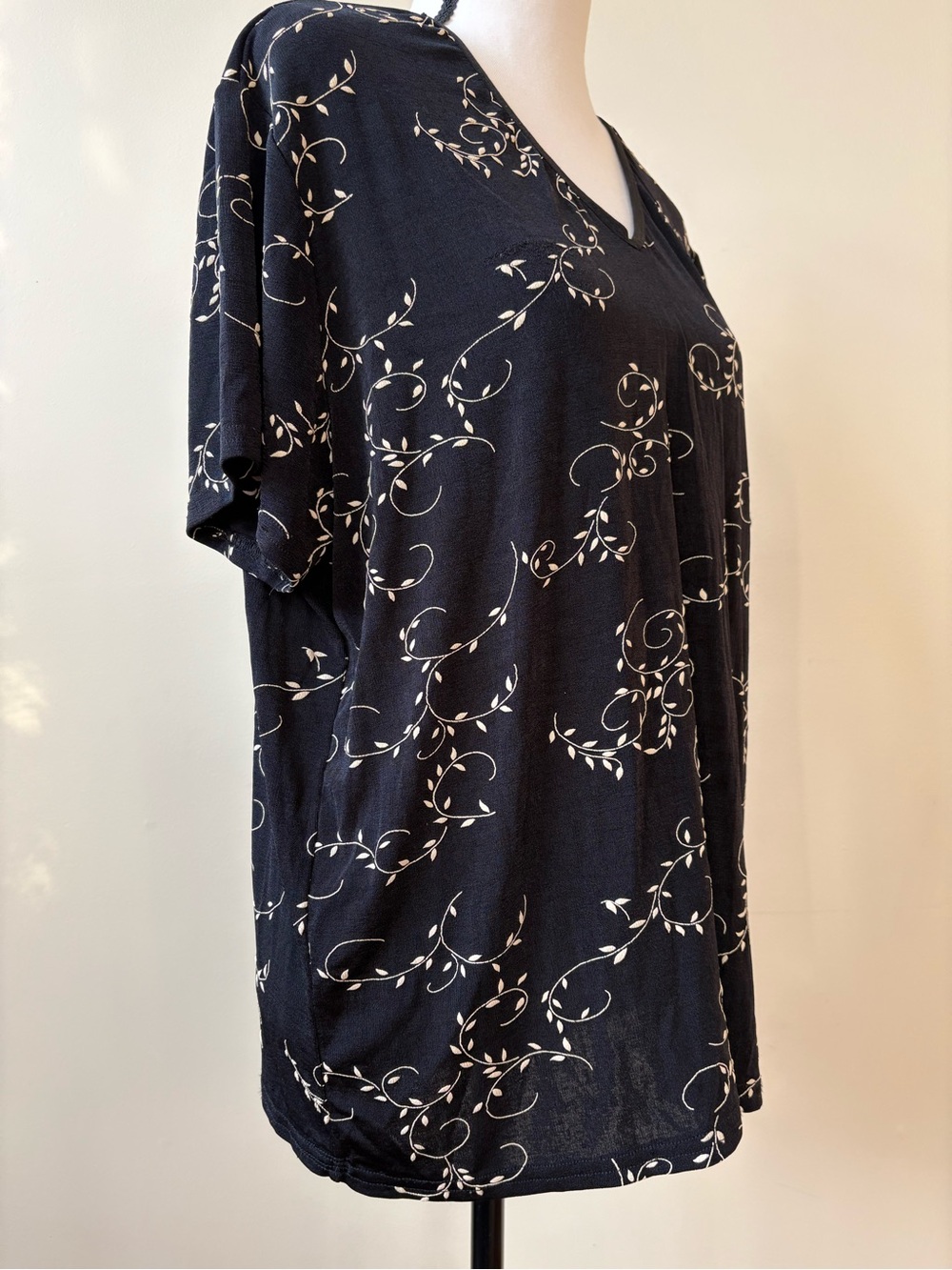 Black V-Neck Blouse with White Vine Print - Women - Picture 3 of 12